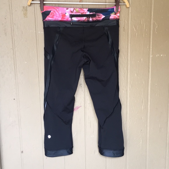 Lululemon Capri leggins - Picture 2 of 7